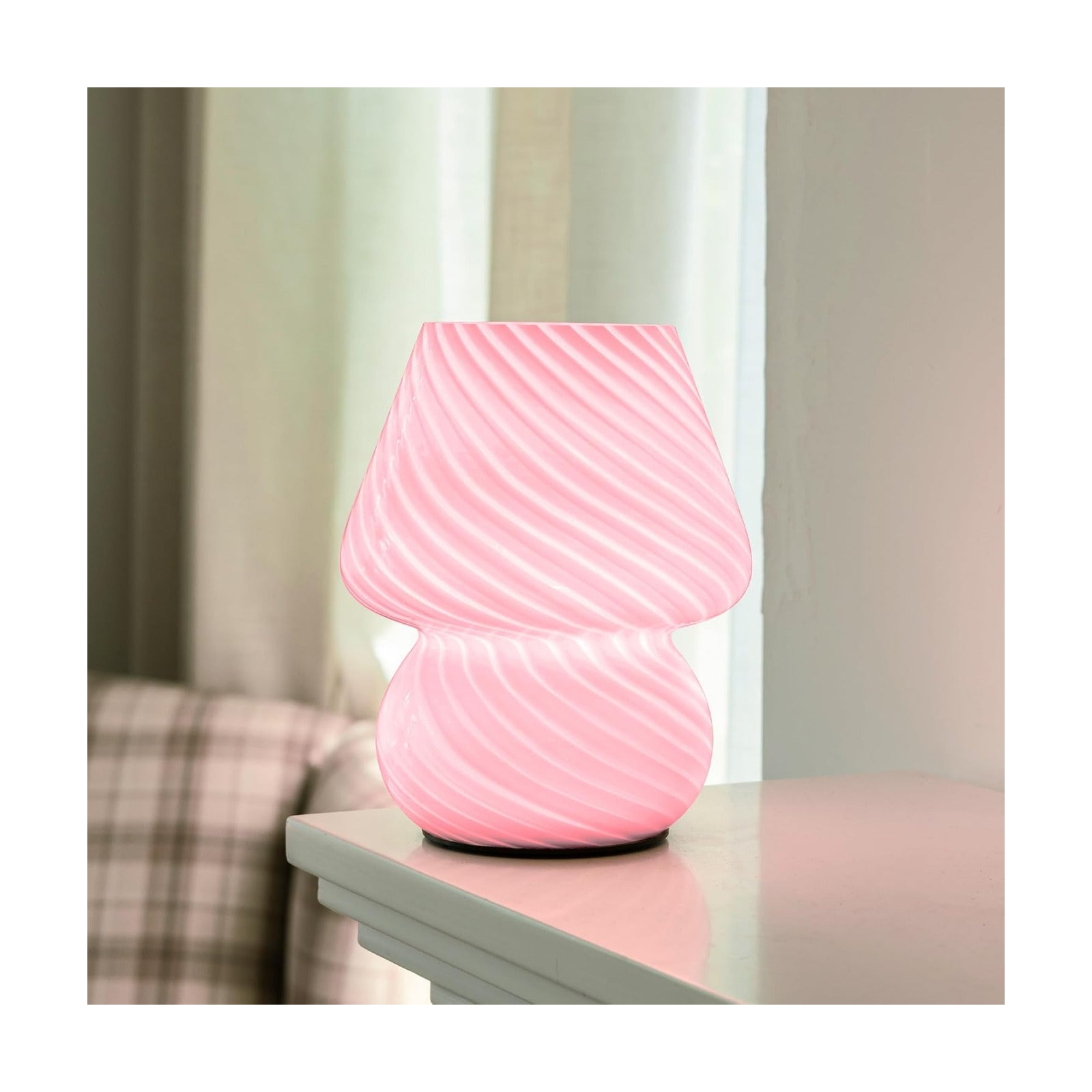 Vintage Small Table Lamp / Pink