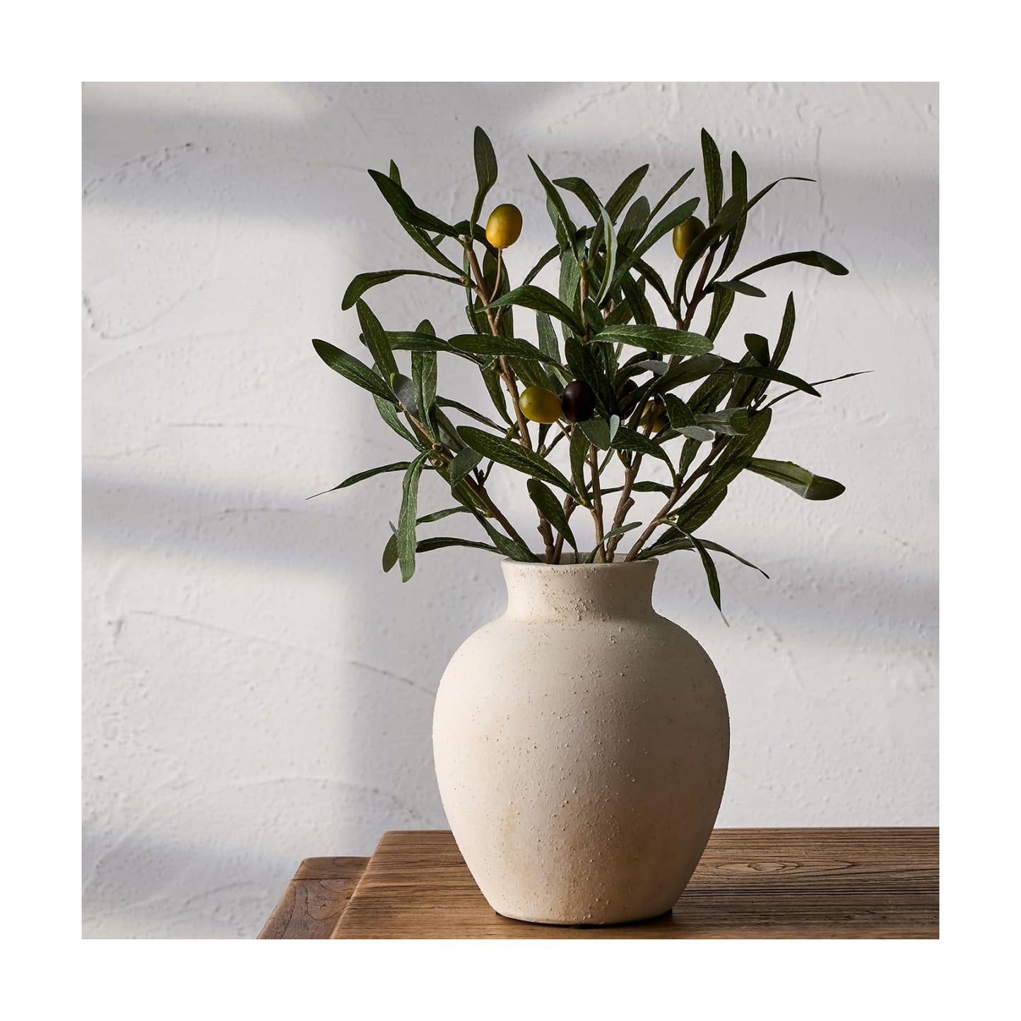 Ceramic Decorative Flower Vase / White / 6 Inch