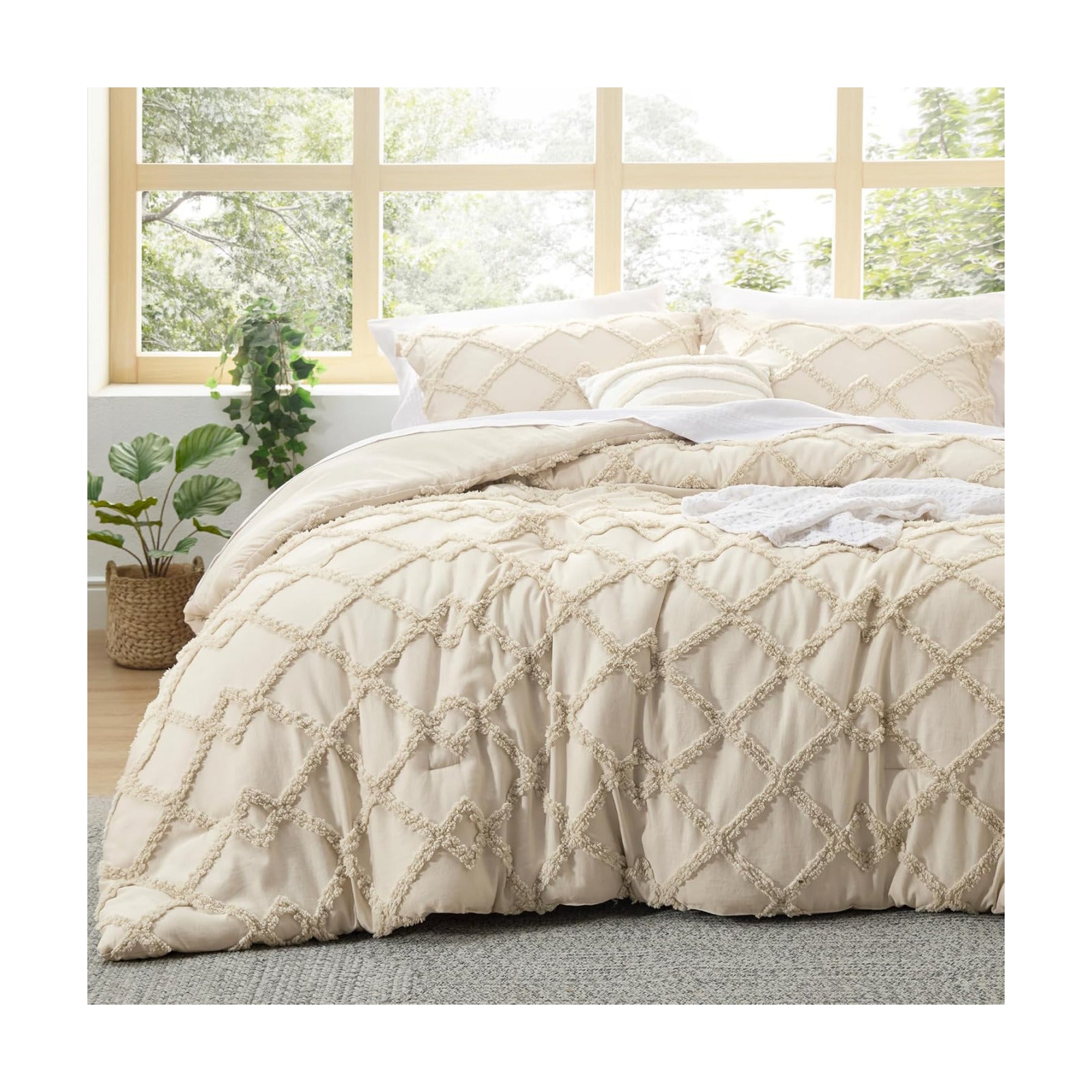 Bedsure Boho Comforter Set Queen - Beige Tufted Queen Size Comforter, 3 Pieces Farmhouse-Style Embroidery Bed Set, Soft