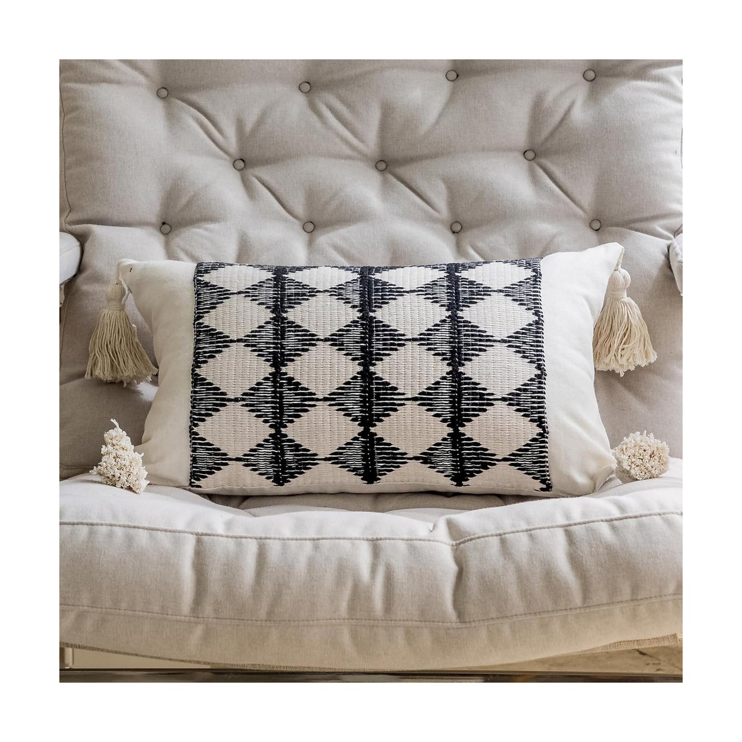 Tassels Farmhouse Pillow Covers / 20 x 12 / Black Plaid