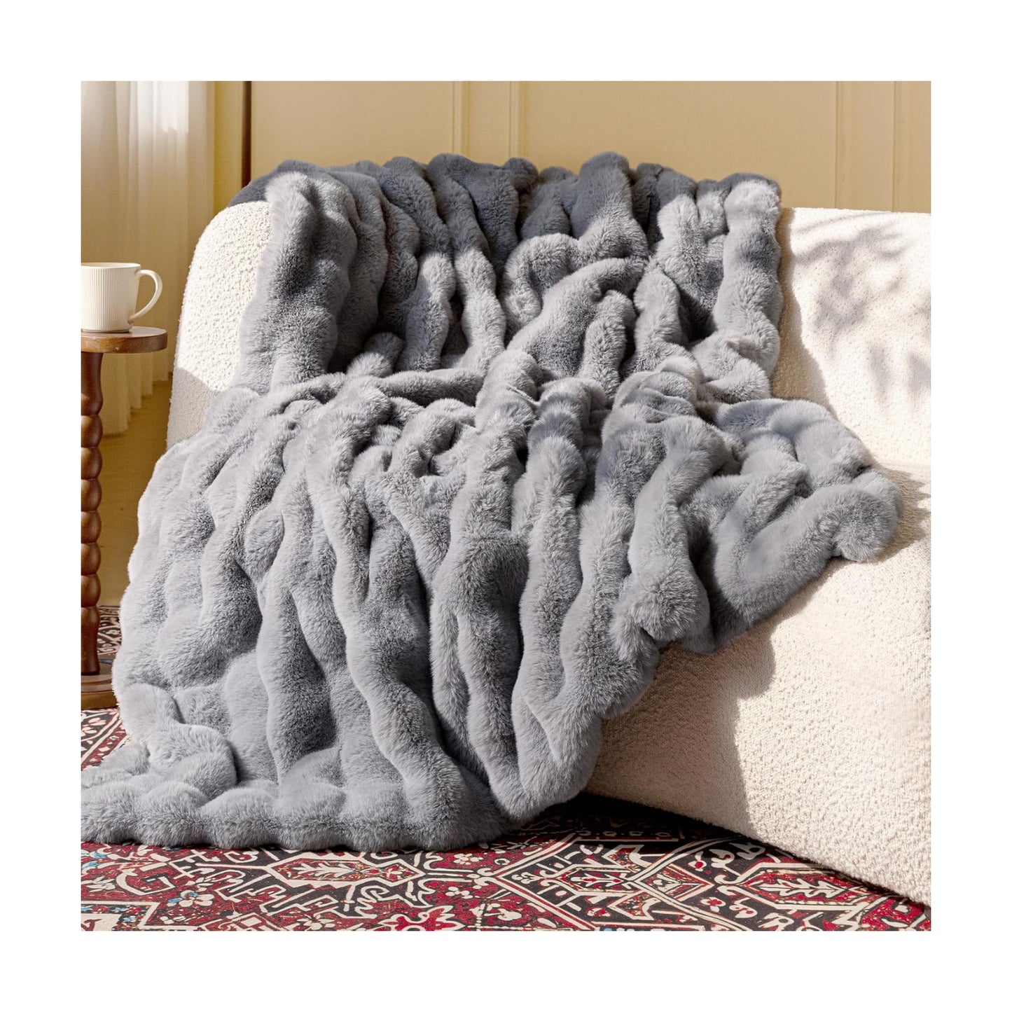 Ultra Soft Cozy Faux Fur Throw Blanket, Fuzzy Plush Thick Bubble Blanket, Oversize Luxury Fluffy Blanket for Couch