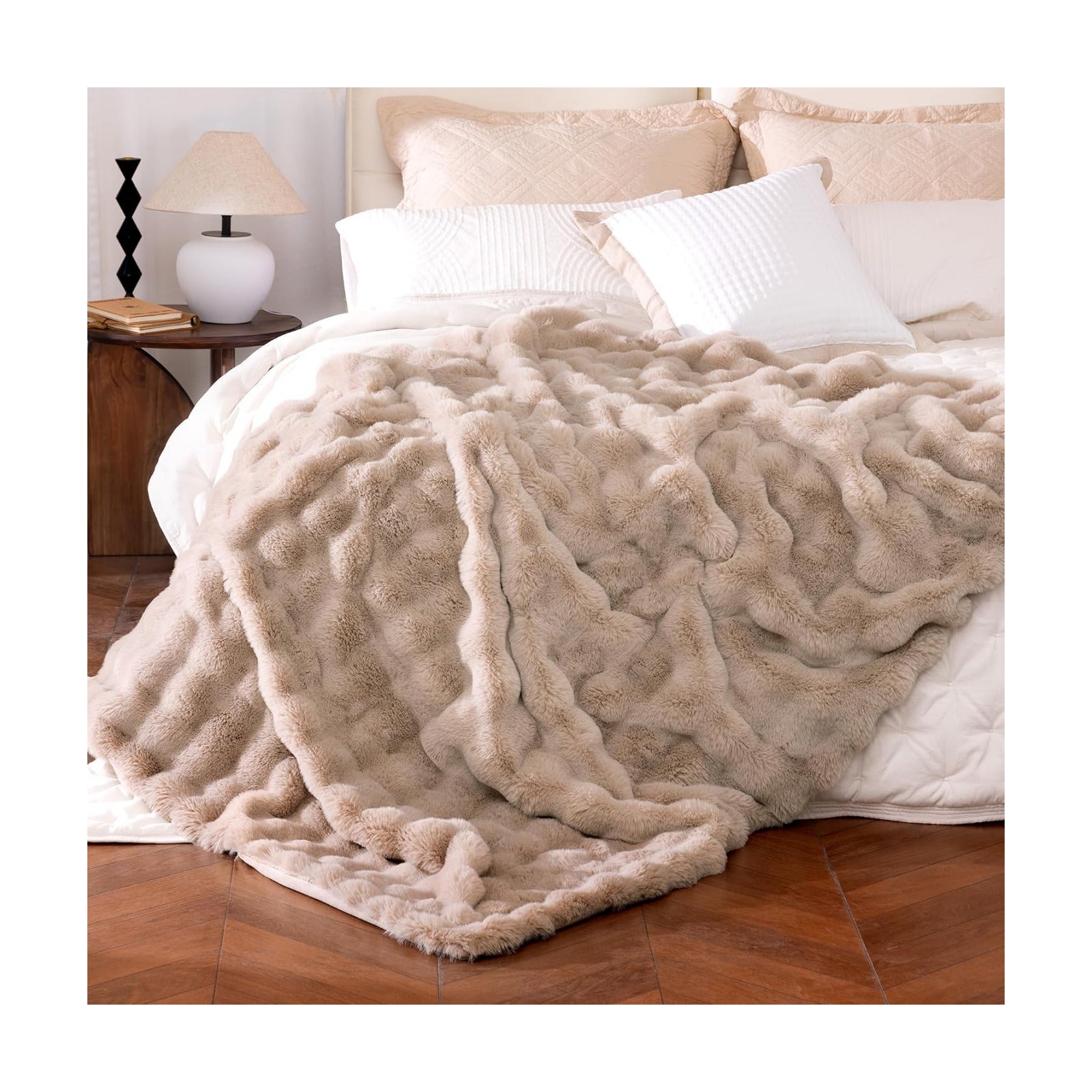 Ultra Soft Cozy Faux Fur Throw Blanket, Fuzzy Plush Thick Bubble Blanket, Oversize Luxury Fluffy Blanket for Couch
