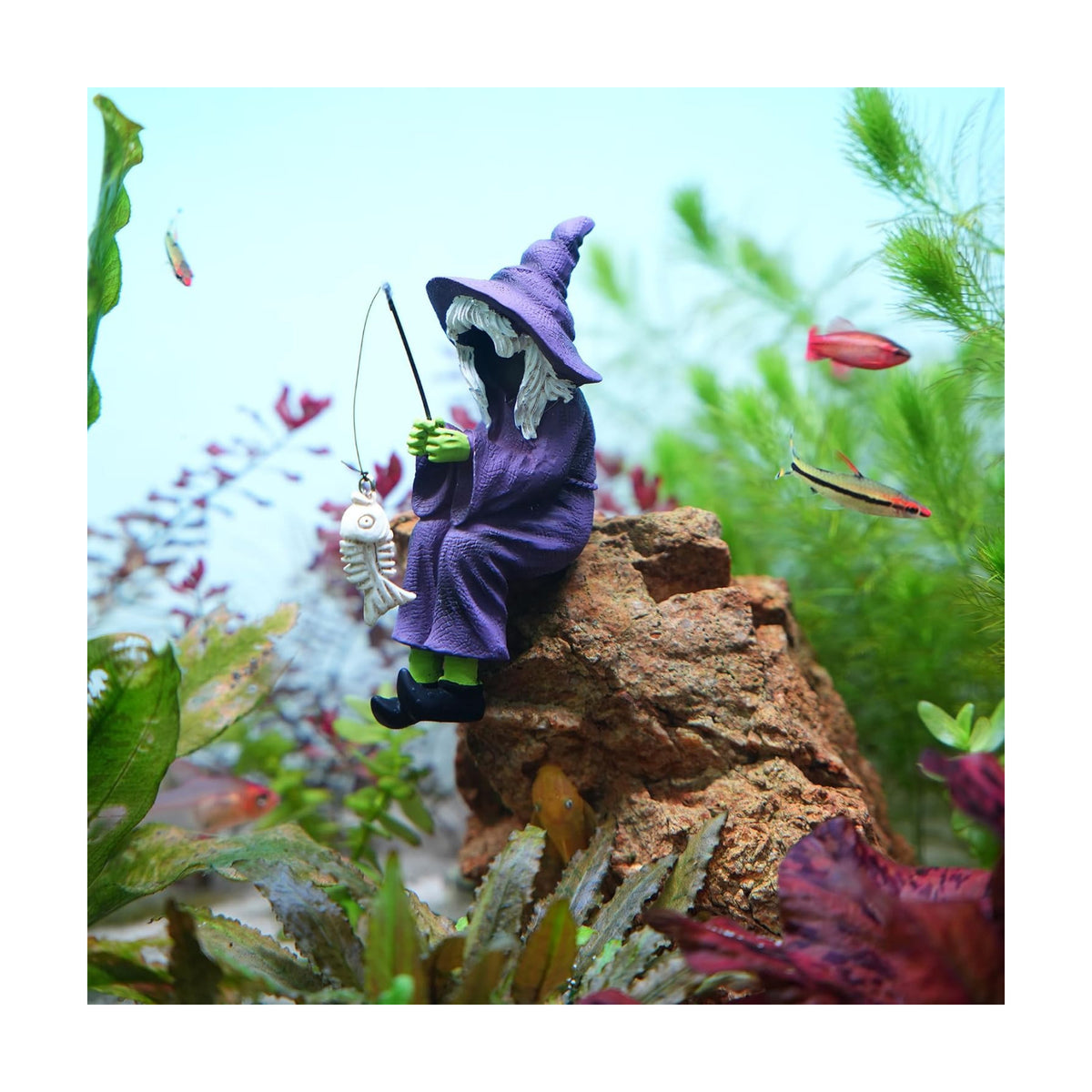 Witch Fishing Decor - Halloween Shelf Sitter Statue, Aquarium and Garden Pond Edge Ornament, Resin Gothic Figure for Water Tank Rim, Witch Hat Halloween Decorations