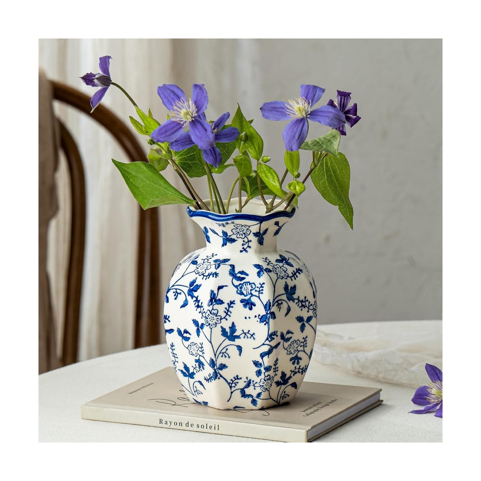 Small and White Ceramic Vase / Vase-u02 / 6 INCH / Blue