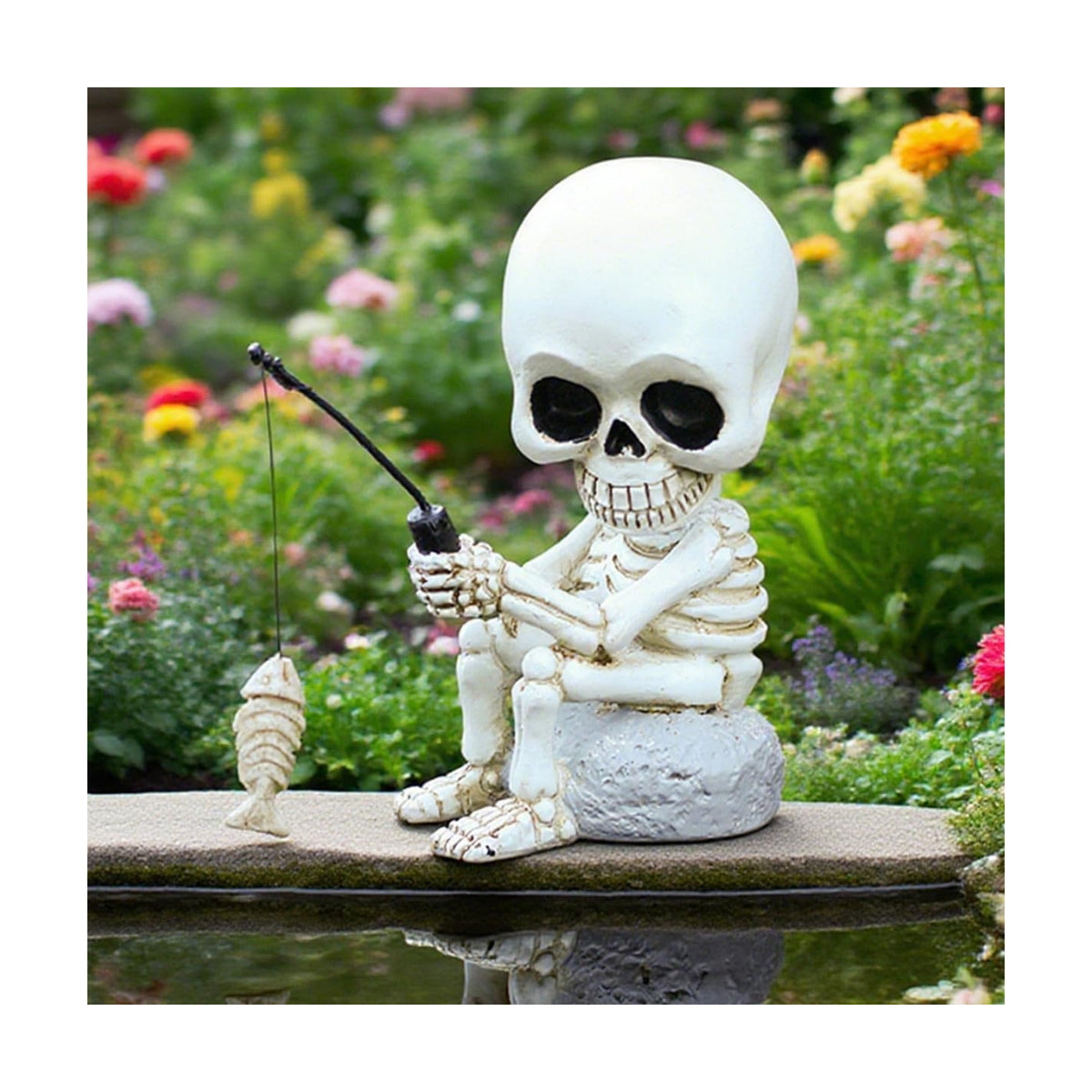 Fishing Skeleton Statue with Rotating Head Funny Halloween Decor, 3.8 Inch Cute Sitting Skull Figurine Resin Sculpture for Outdoor Garden Yard Lawn Pond Pool Ornaments