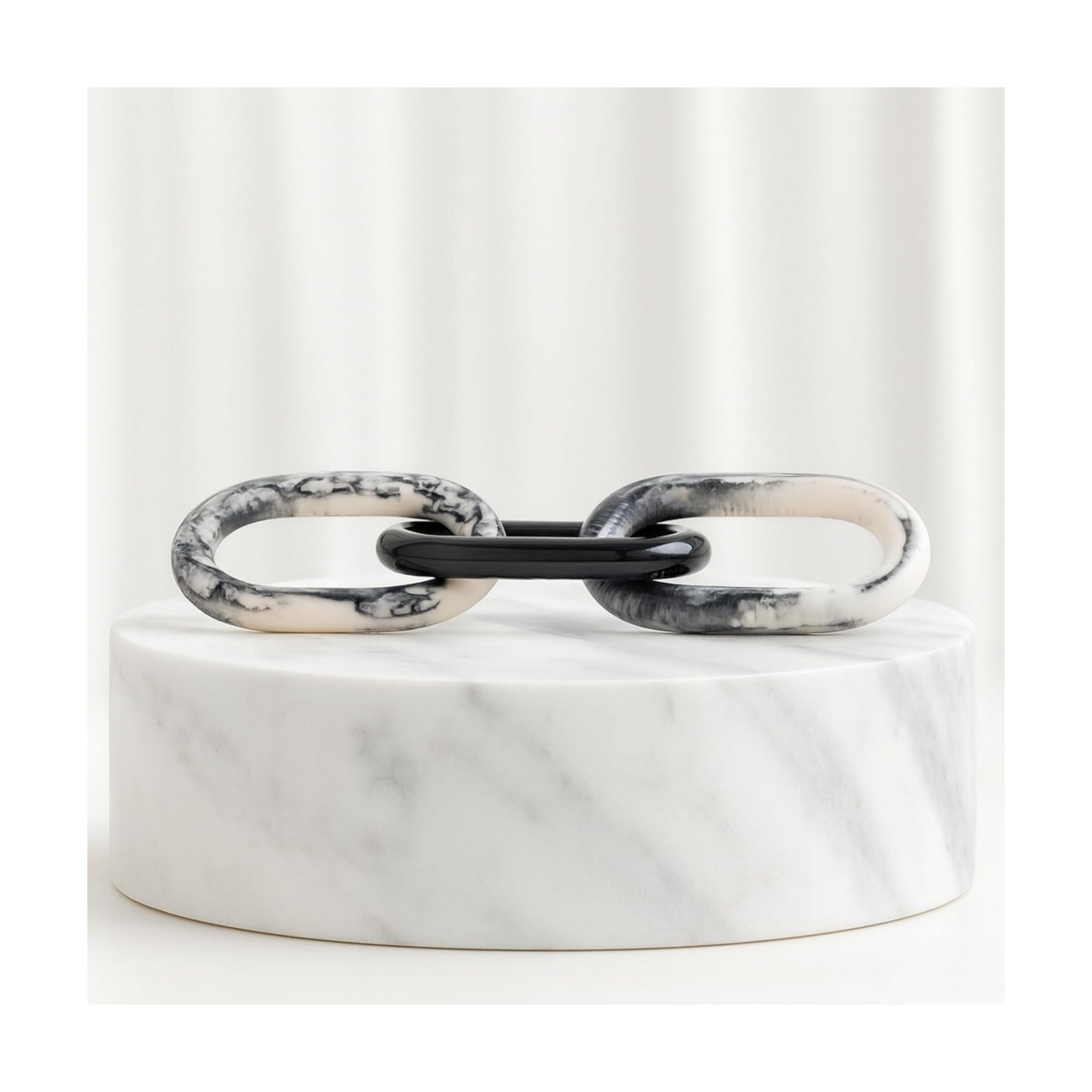 Modern Home Decor Accent / Black/white