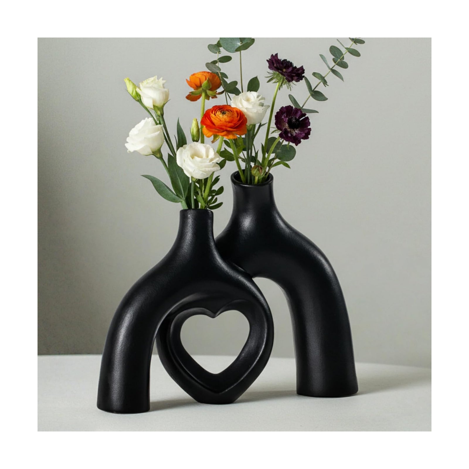 Hug Donut Ceramic Decorative Vase Set / Heart - Matte Black