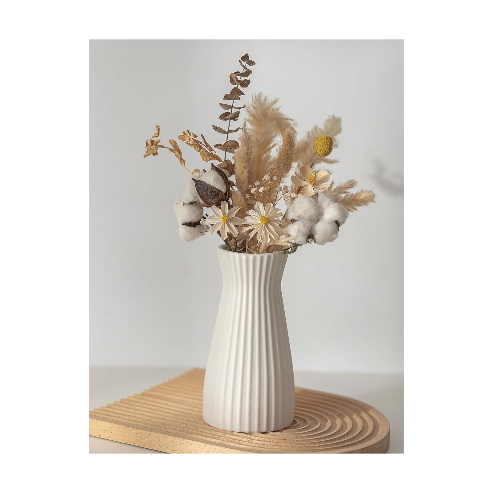 Ceramic Flower Vase / Ribbed / White