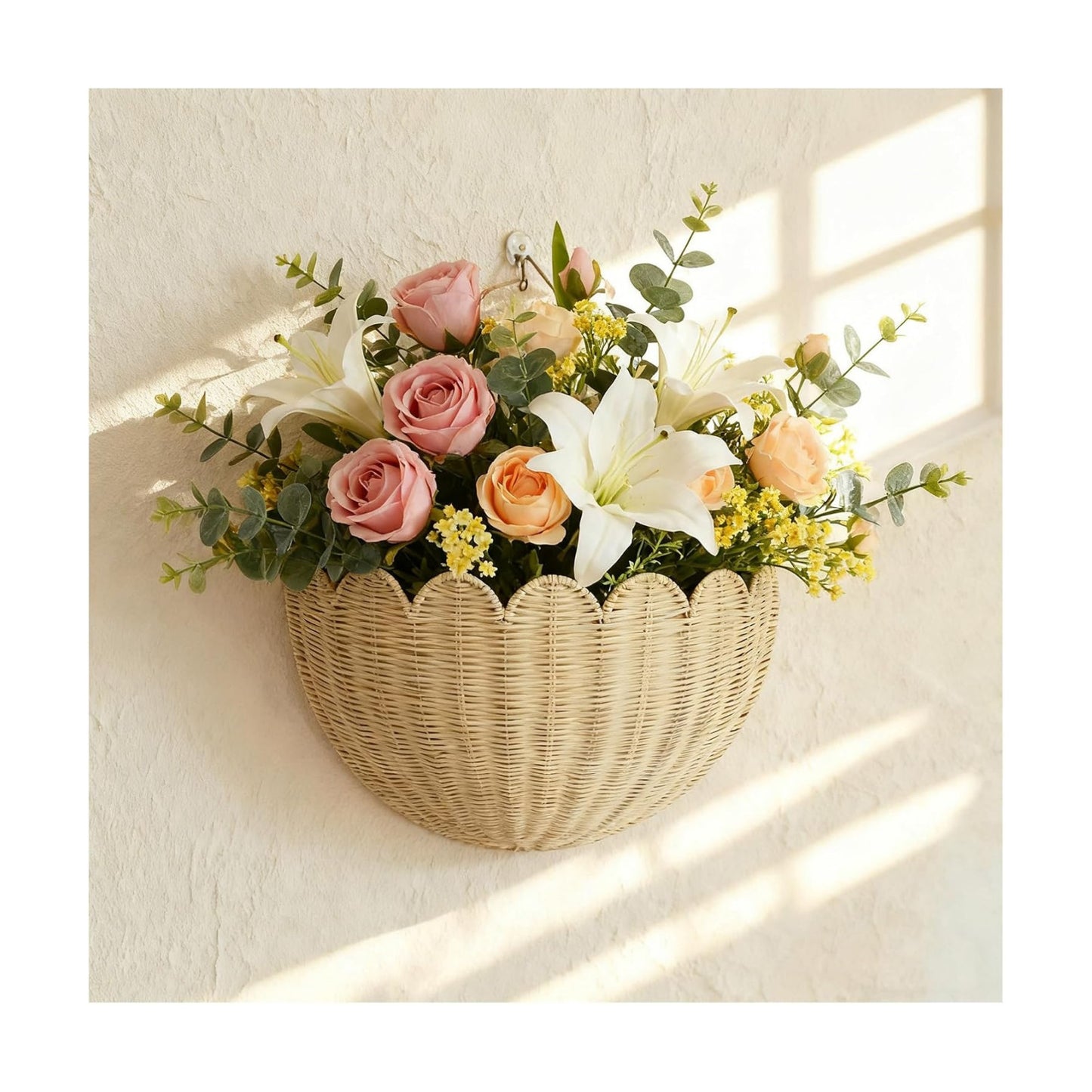 Scalloped Wicker Wall Basket / Natural