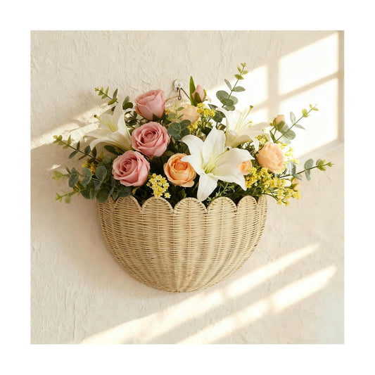 Scalloped Wicker Wall Basket / Natural