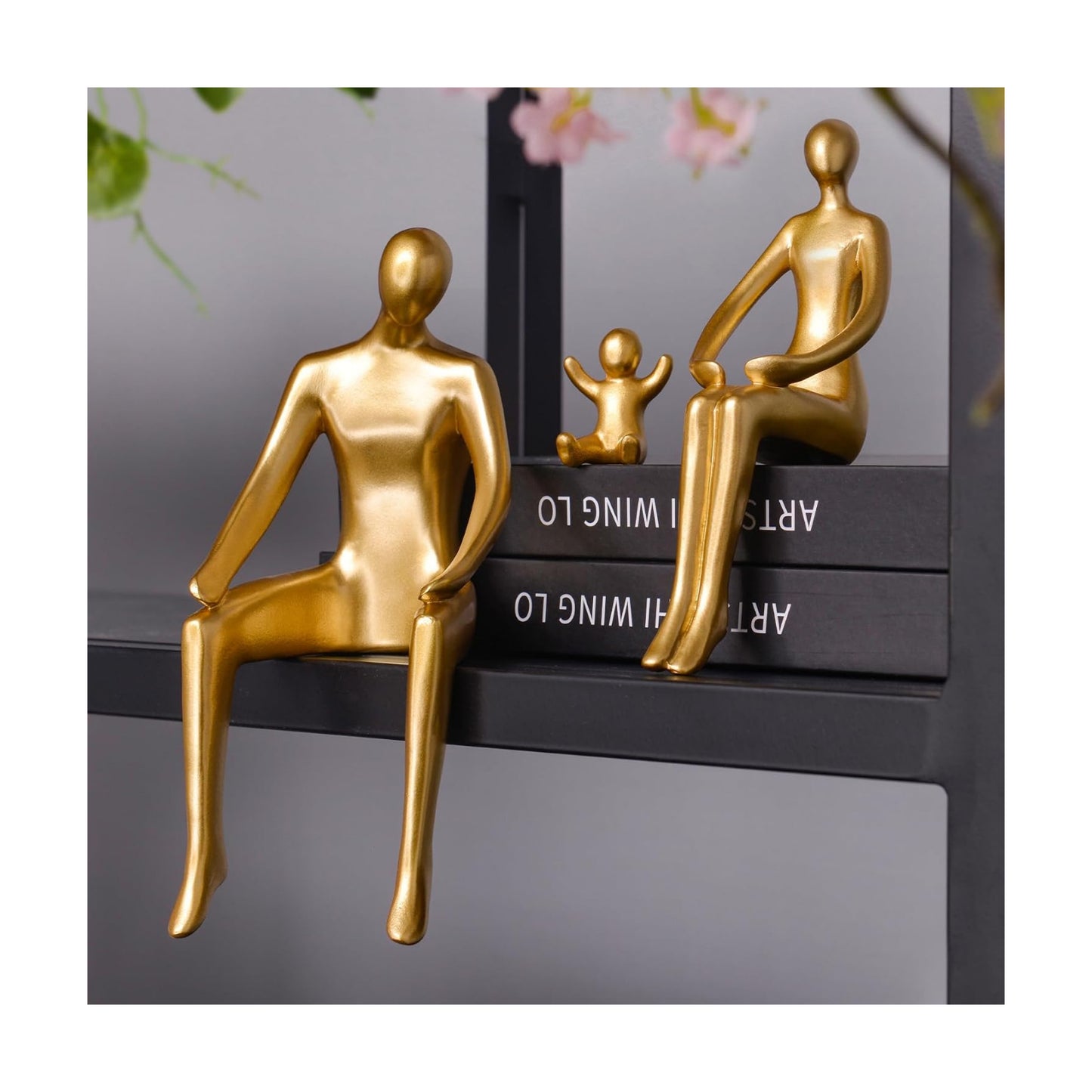 Decor Family Statue Shelf Decor / Gold