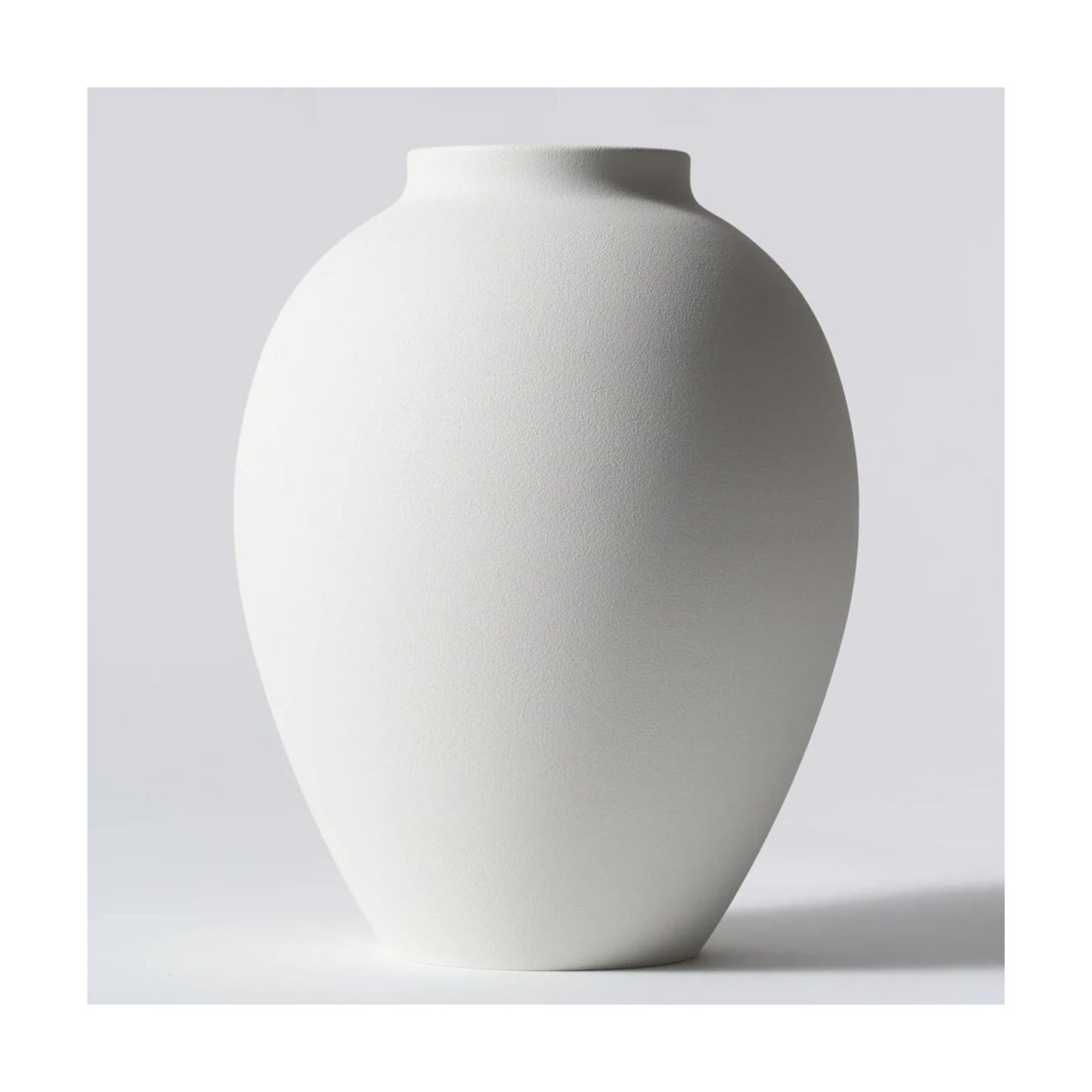SilkSerenade Ella White Matte Flower Vase / Matte White