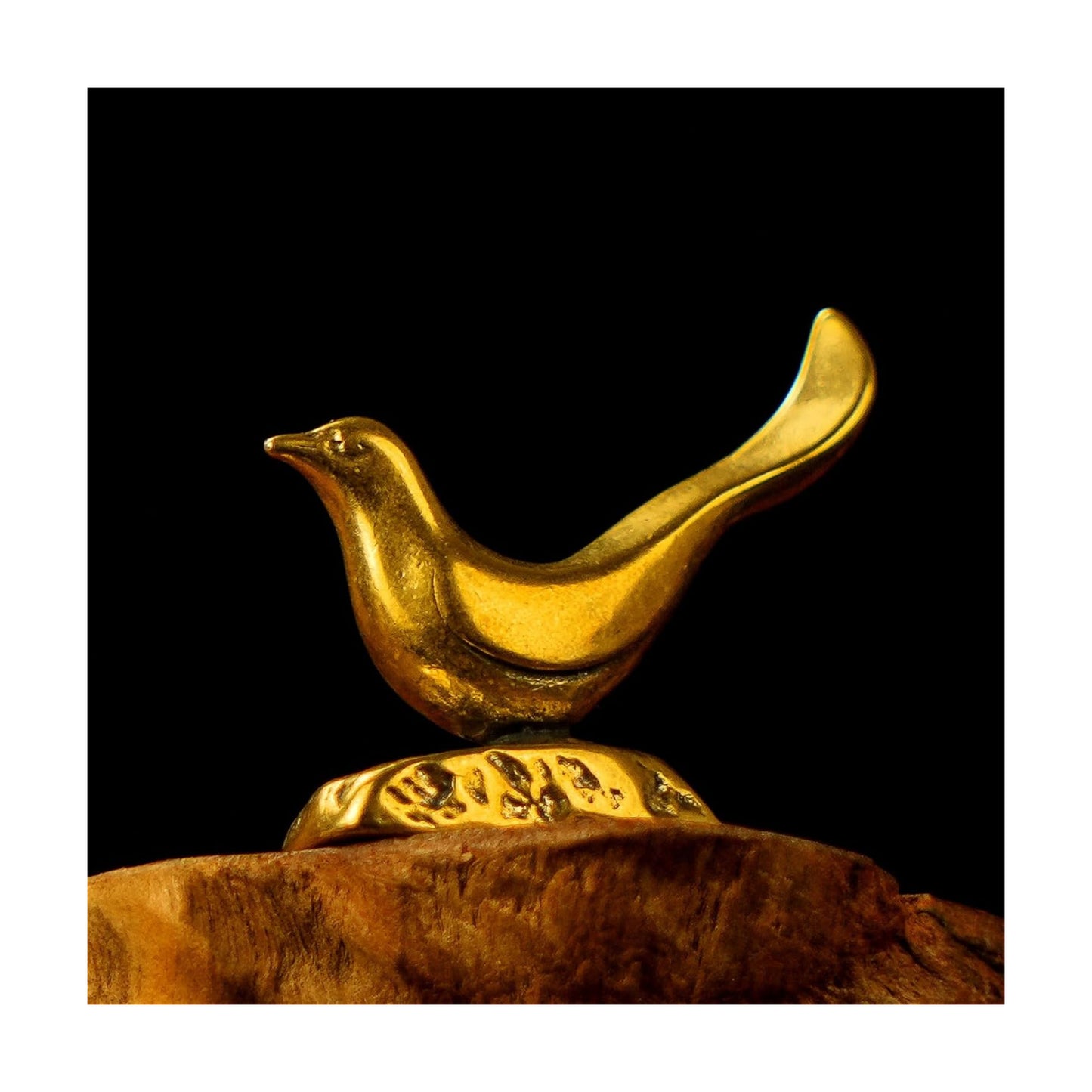 100% Pure Brass Handmade Figurine / Simple Bird