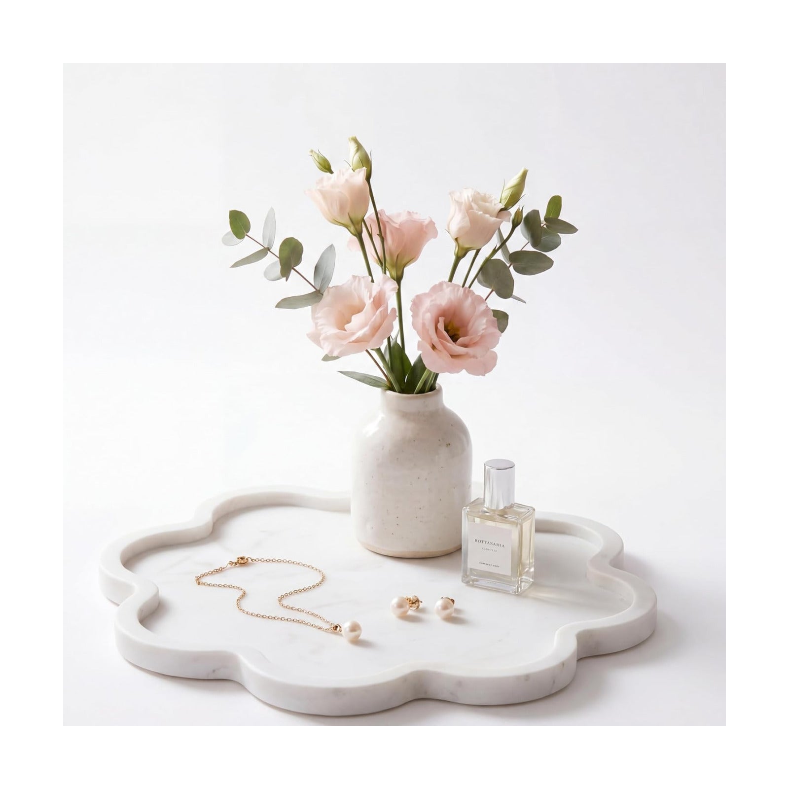 Scalloped Marble Tray / White / 10 x 10