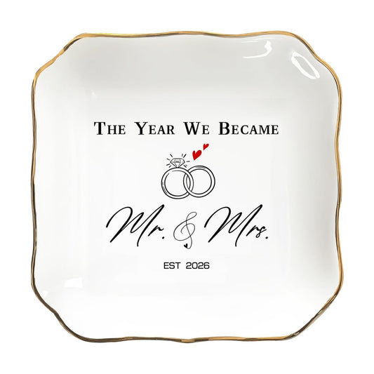 Elegant Ceramic Ring Holder for Engagement / The Year We Became Mr & Mrs 2026 -YX