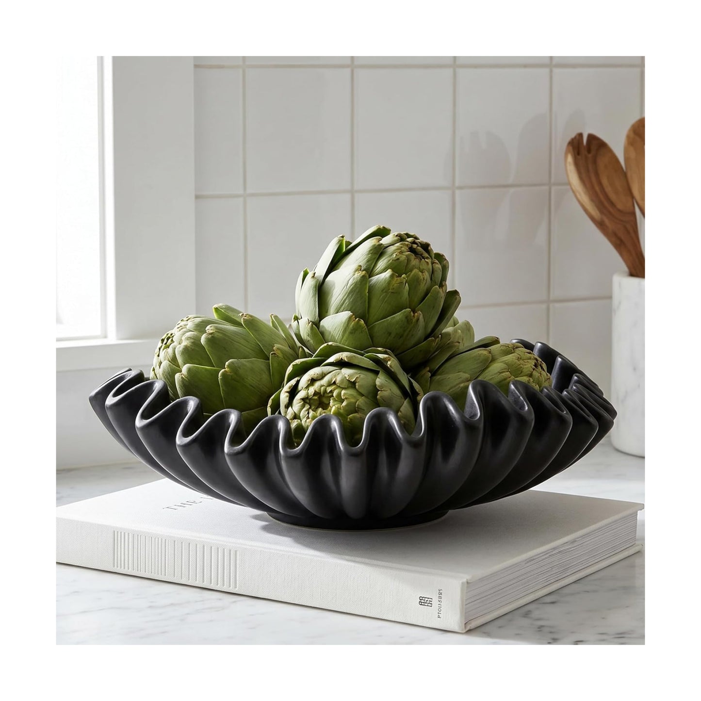 Resin Ruffled Bowls / Black